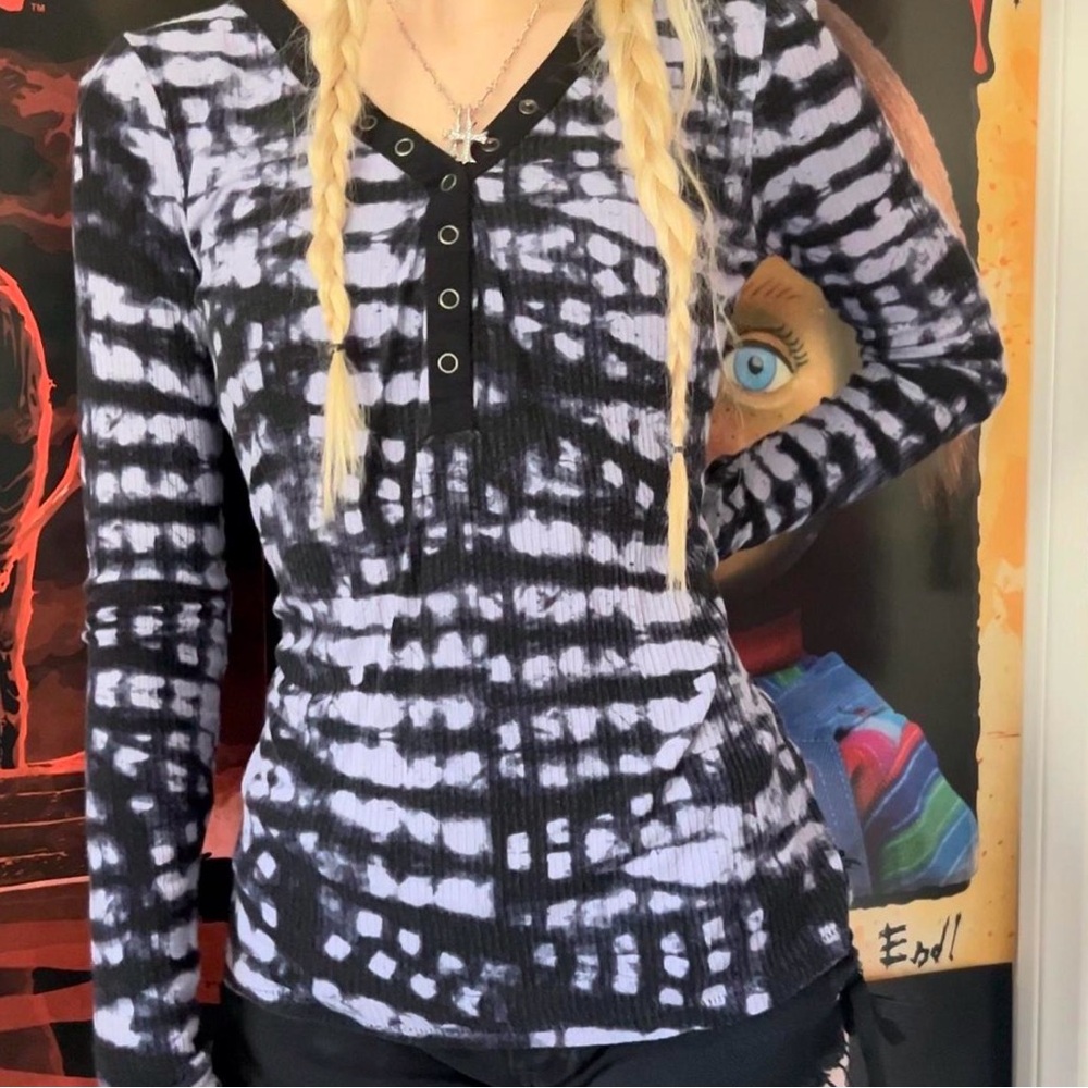 Rock & Republic Black n Purple Henley